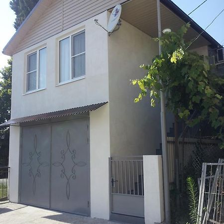 Домик По Ул.Званба Sochumi Exterior foto