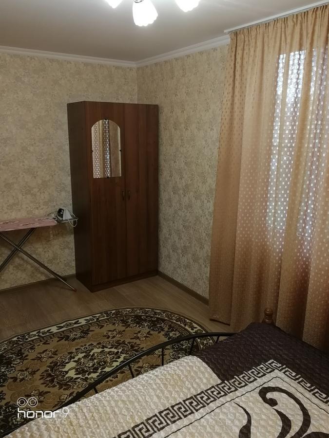 Домик По Ул.Званба Sochumi Exterior foto